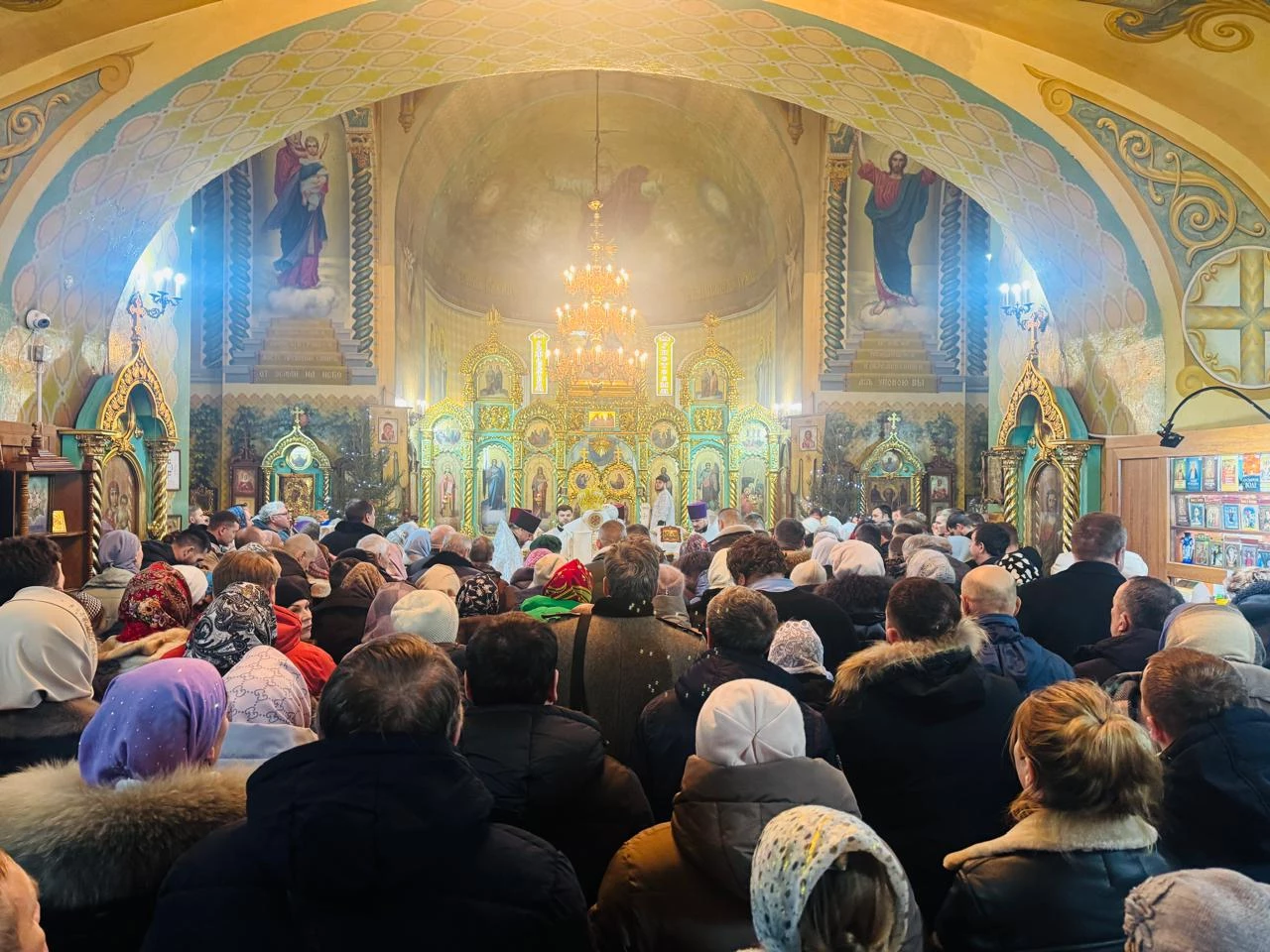 Православные христиане Уральска отмечают Рождество